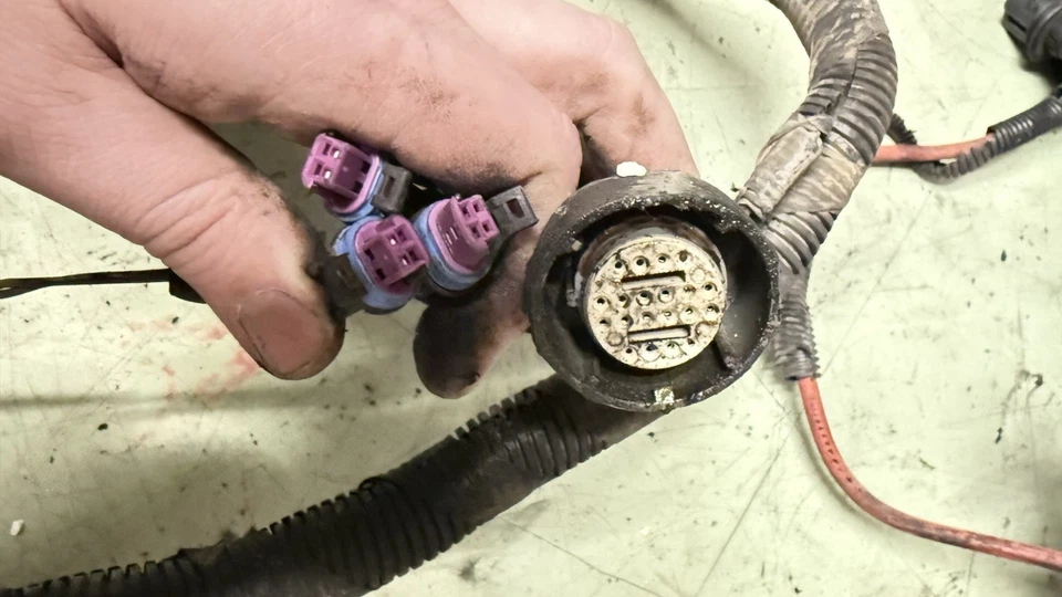 06-07 LBZ Duramax ECM/TCM Transmission Wire Harness Chevy GMC 2WD - Image 2 of 4