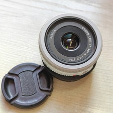 Canon EF 40mm f/2.8 STM Pancake Lens White – Working – Dust/Fungus