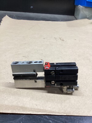 Gimatic GS-16 Parallel Gripper Max 8bar 116psi   #204L57