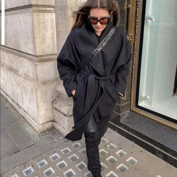 GENUINE ZARA BLACK WOOL MANTECO COAT WITH BELT AND COLLAR GENUINE ZARA BLACK WOOL MANTECO COAT WITH BELT AND COLLAR