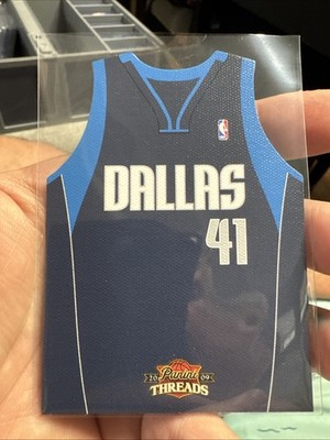 2009-10 Panini Threads - Team Threads Dirk Nowitzki #9 Away