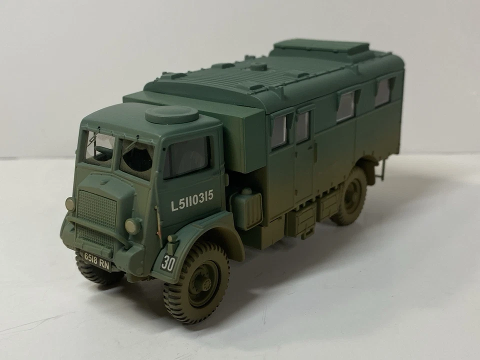 Corgi CC60302 1:50 Bedford QLR Administration & Command Carrier Die Cast - Image 2 of 4
