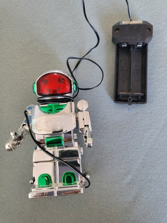Roboter mit Fernbedienung ..