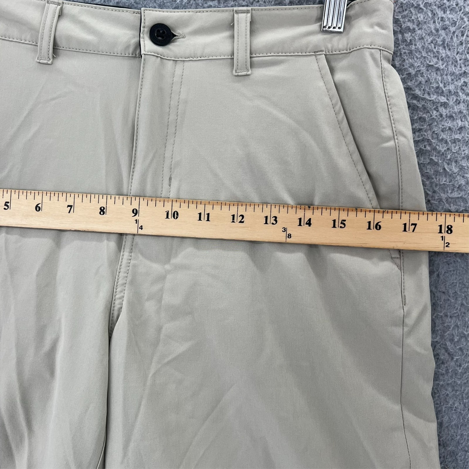 Under Armour Golf Shorts Women 18 (Fits 28x10) Tan Performance Stretch thumbnail 4