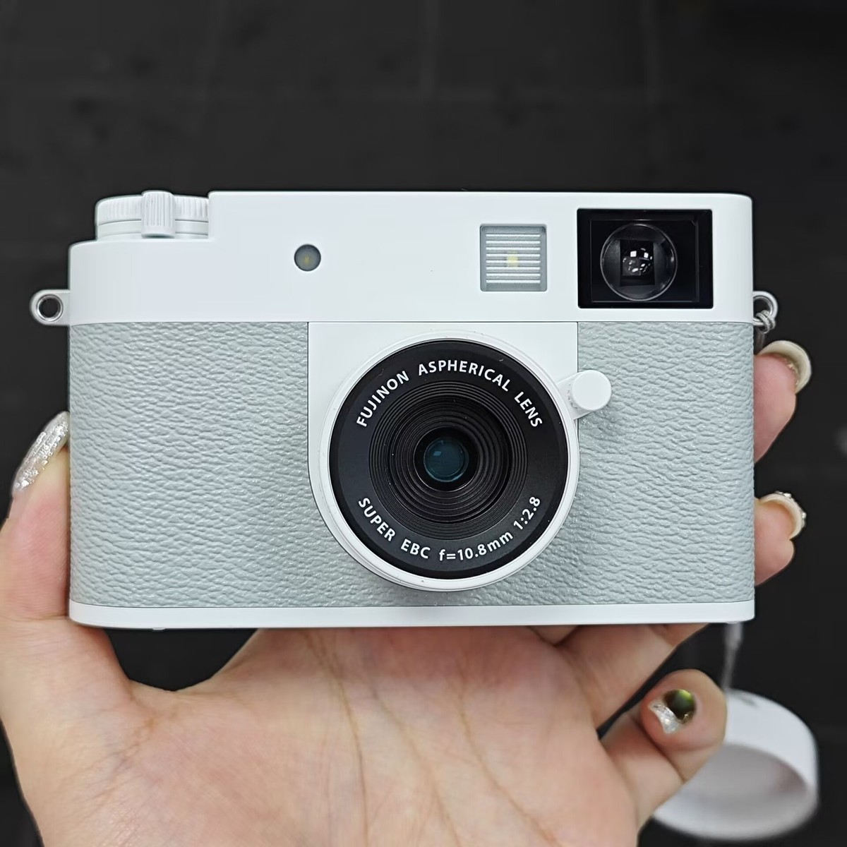 Fujifilm X Half Silver 18MP Digital 10.8mm f/2.8 Lens White
