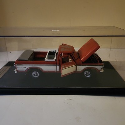 JTC Vintage Sam Walton's 1979 Ford Truck Collectible Die Cast Model 1/24 Read De