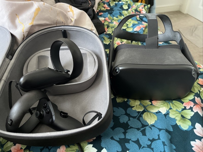 Meta Oculus Quest Virtual Reality Headset System Black