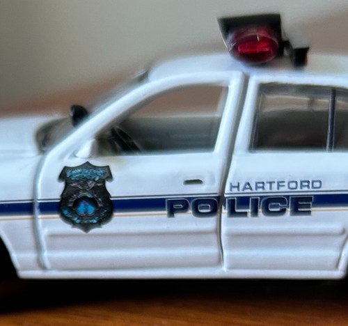 2000 Gearbox 1:43 Die-cast Ford Crown Victoria Hartford CT Police Car