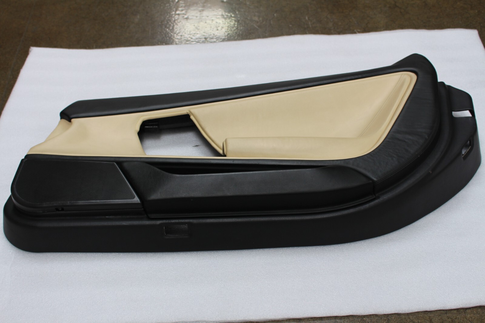 Lamborghini Gallardo Spyder, RH, Front Door Panel, Used, P/N 407867106