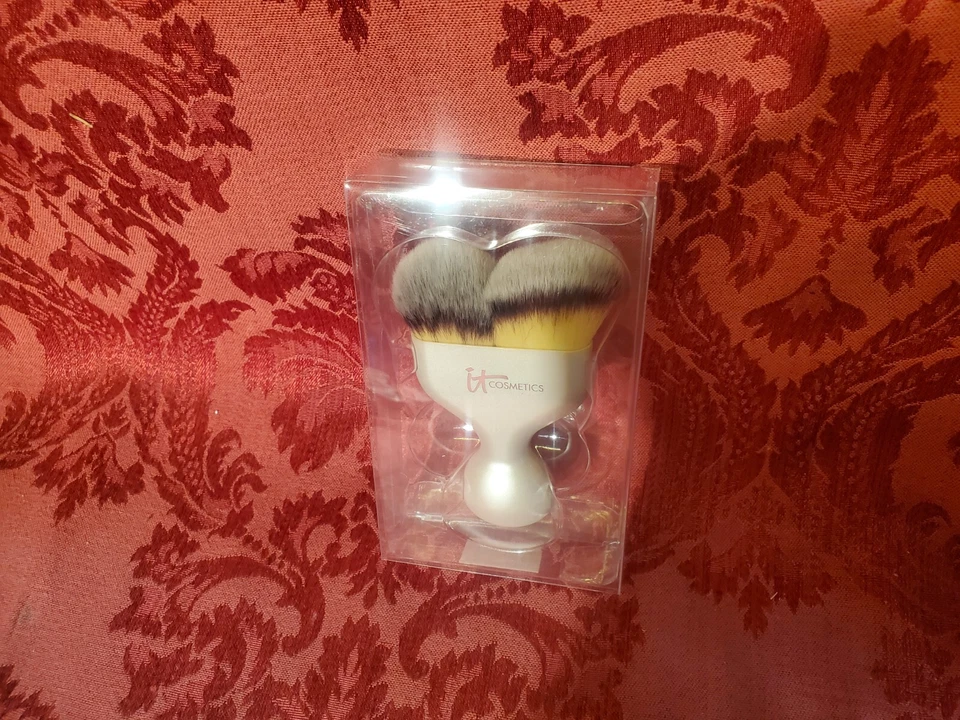 IT Cosmetics Heavenly Luxe Hello Cheekbones Contour Brush Makeup SEALED - Image 3 of 4