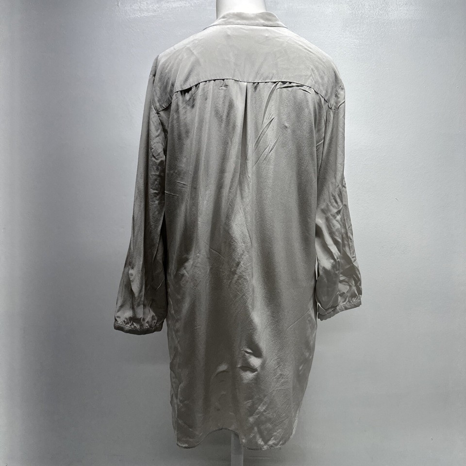 Amanda Uprichard 100 Silk Blouse Shirt Top 3/4 Fitted Sleeve VNeck