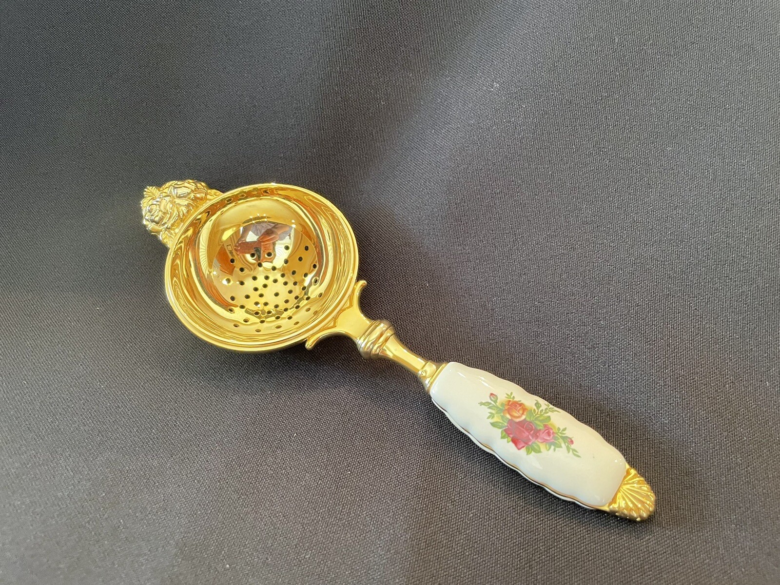 Royal Doulton Royal Albert Old Country Roses pattern Tea Strainer eBay