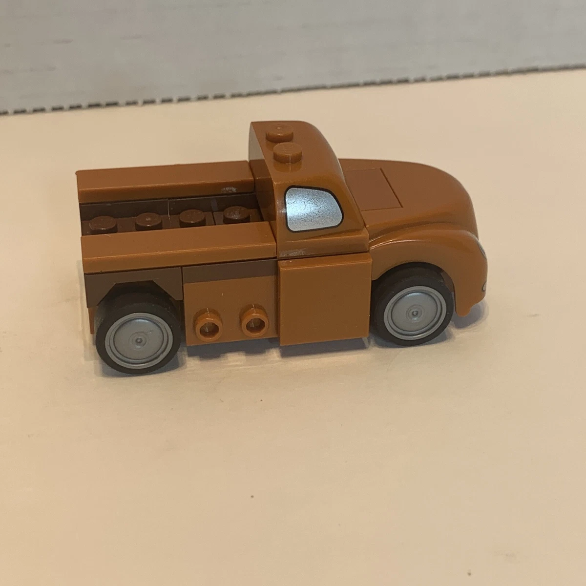 Lego juniors cars best sale 3 smokey's garage