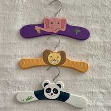 3 Child Wooden Clothes Coat Hangers ZM Int'l 2001 Chicago Elephant Panda Lion