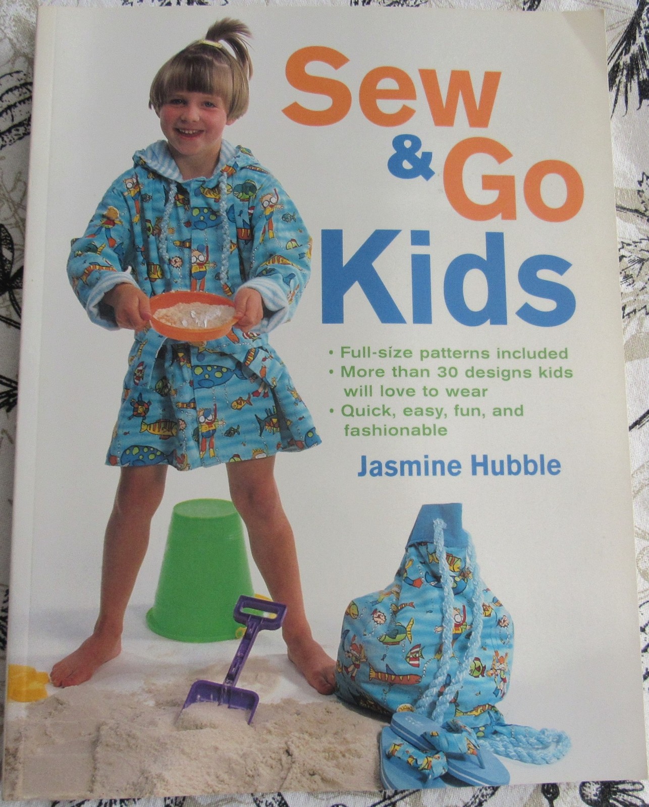 SEW & GO Sewing for KIDS Jasmine Hubble Book 30 Patterns S-XL 2-8 UNCUT Boy Girl
