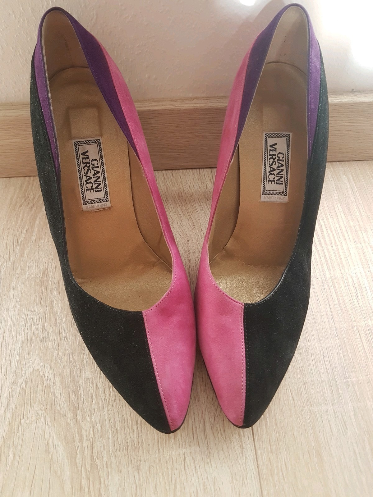 Gianni Versace Echt Leder Vintage hohe Schuhe High Heels Pumps lila schwarz pink Gianni Versace Echt Leder Vintage hohe Schuhe High Heels Pumps lila schwarz pink