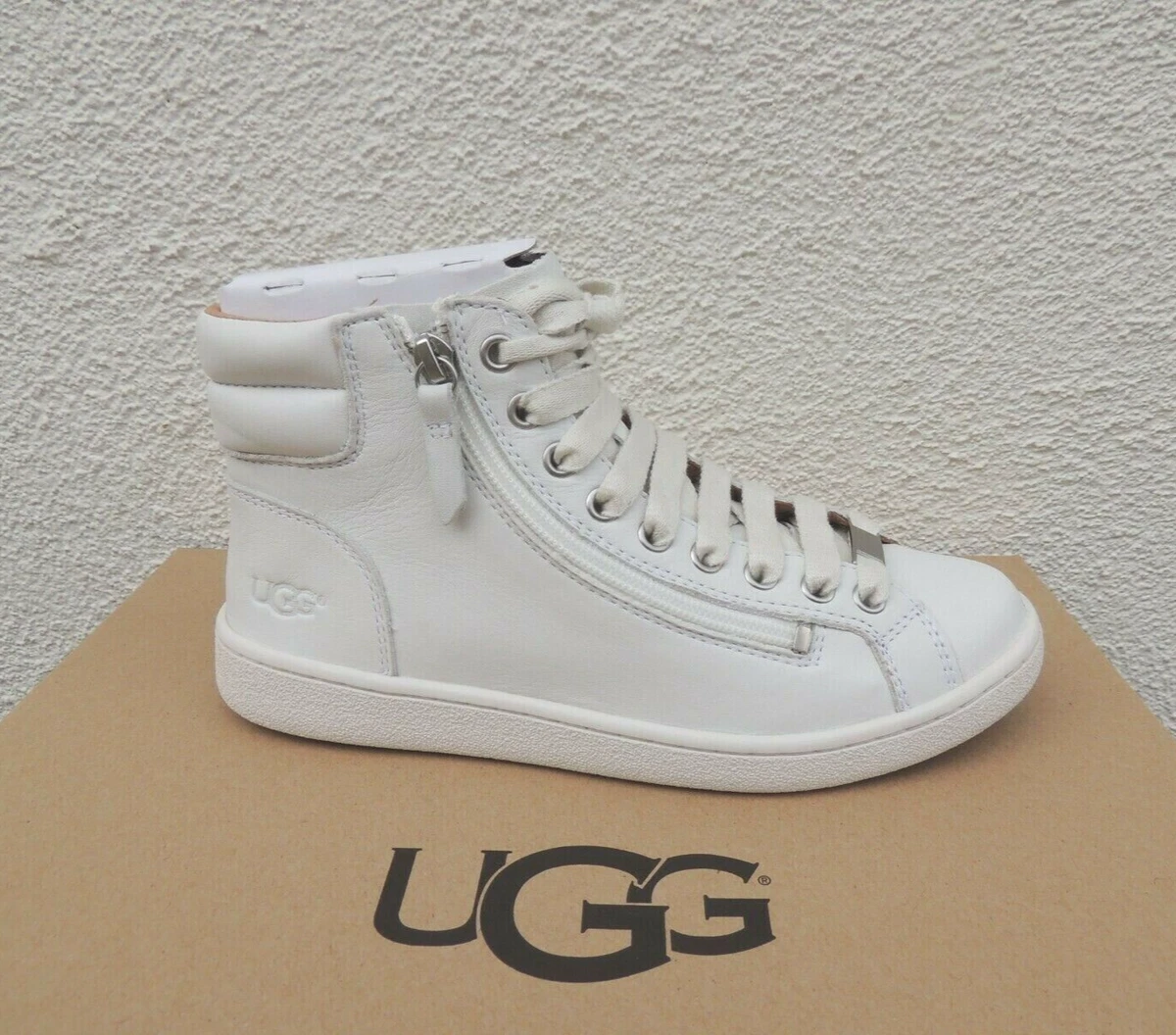 Ugg olive leather hotsell and sheepskin sneaker