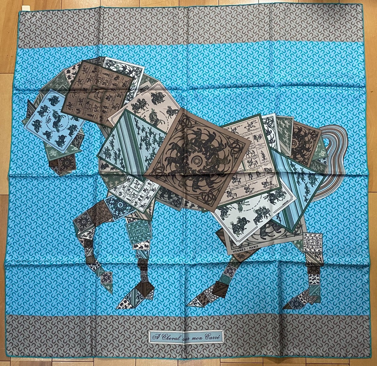 エルメス スカーフ　Cheval Surprise ブルー エルメス カレ70 CHEVAL MASCOTTE シュヴァル マスコット