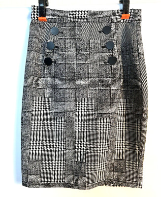 H&M Houndstooth Plaid with Buttons Skirt Size 4: Office attire or Holiday Skirt