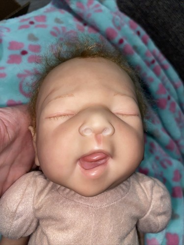 Reborn Cassie By Alicia Toner Truborn Baby Doll - Picture 15 of 19