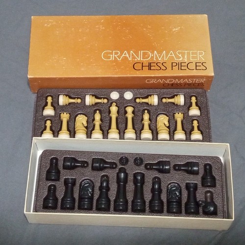 Electronic Chess Set - 1983 GRAND MASTER - Milton Bradley - COMPLETE & WORKING - Picture 3 of 20