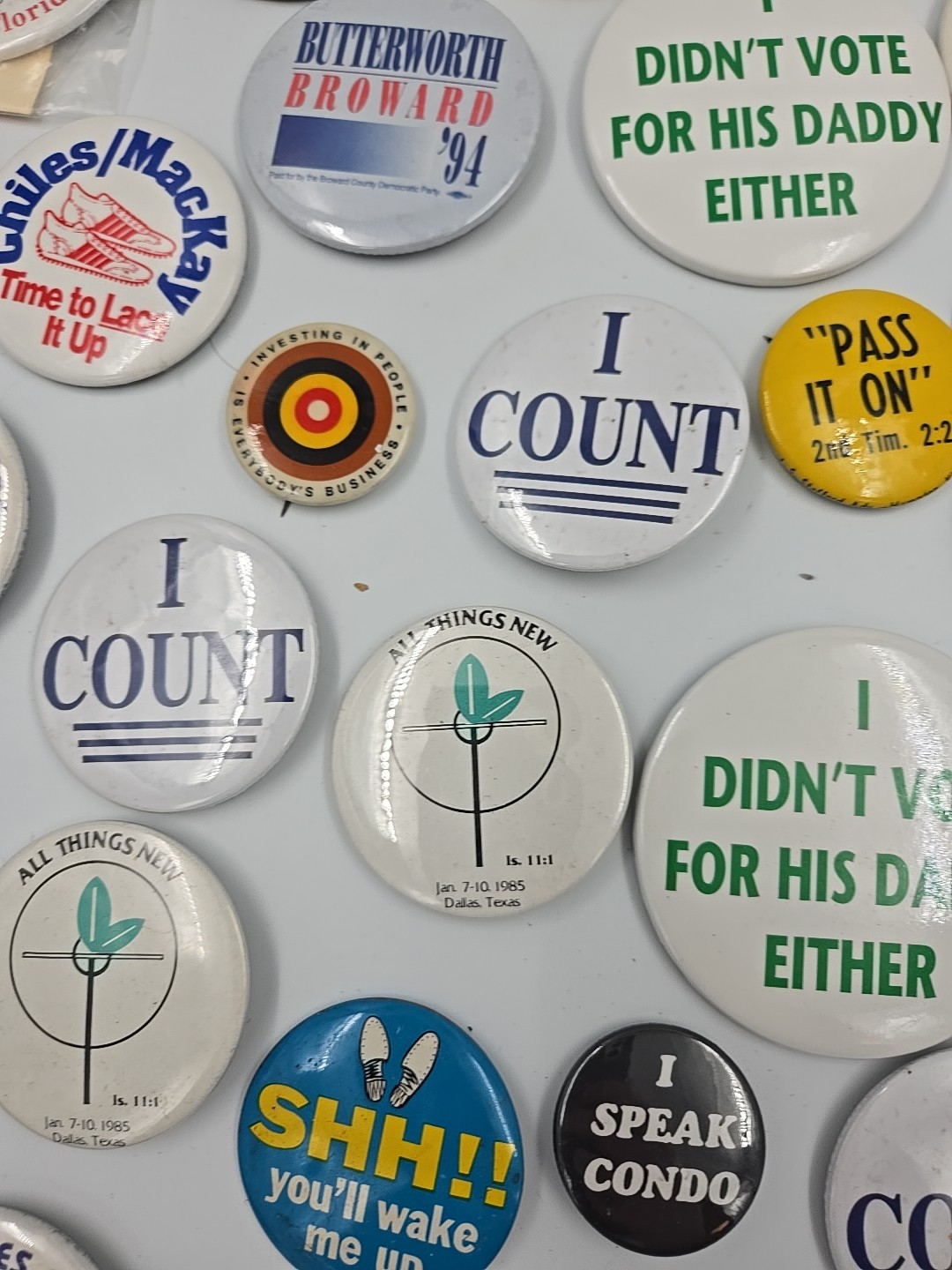 Lot of 33 Vintage Political & Religious Buttons Pins 