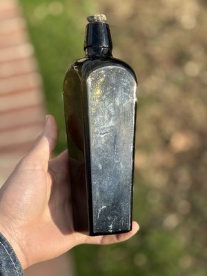 Small Beautiful Early Case Gin Great Character Condition - original cork 1870s