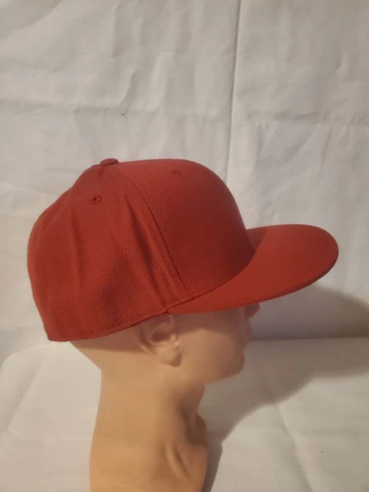 Sombrero ajustado Rocawear talla 7 3/4 rojo bordado logotipo metal insignia R Y2K Foto 2 de 4