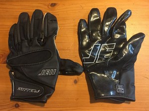 je11 football gloves