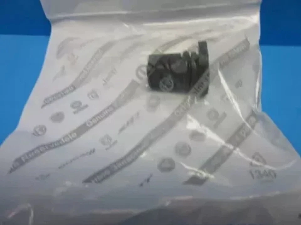 Tapa de llenado de aceite de transmisión MOPAR OEM # 4591959AA para Chrysler Dodge Jeep Foto 4 de 4