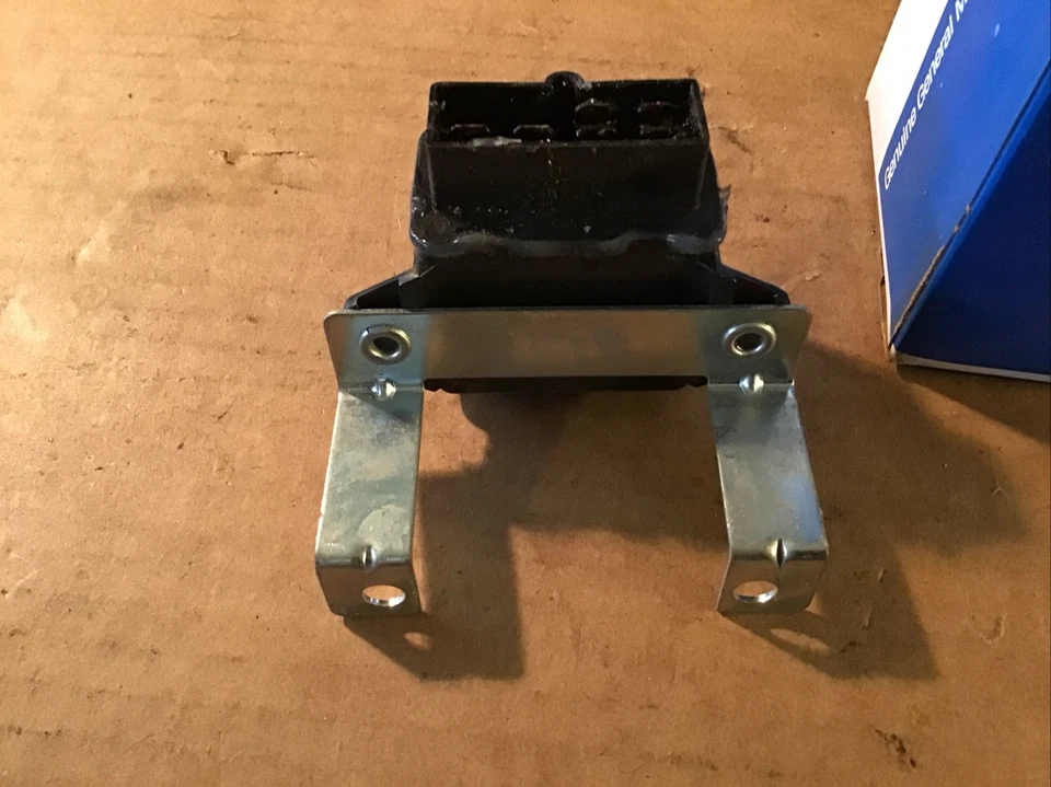 Pontiac J2000 1984-86 con relé de ventilador de refrigerante turboalimentado de 1,8 L nuevo en stock  Foto 3 de 3