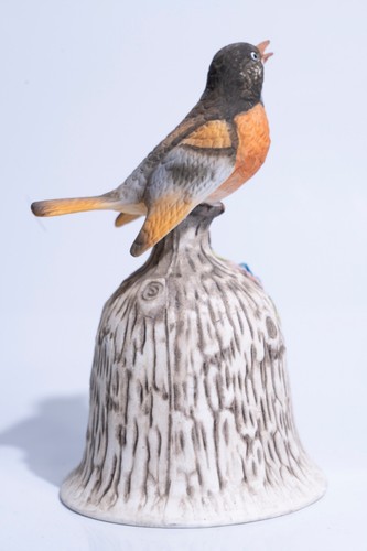 Towle Fine Bone China Robin Bird Figurine Bell 4.5in Vintage - Picture 3 of 5