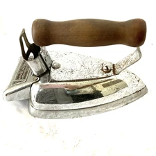 Vintage Manning Bowman Art 1585 Clothes Iron Wood Handle Meriden Conn No Cord