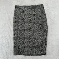 New Express Print Skirt Medium Women  s New NWT White Black A111