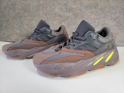 Sneakers Mauve Yeezy Adidas Yeezy 700 OG Wave Runner Mauve EE9614