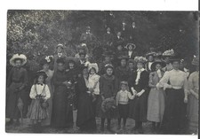 CPA 69 CHARBONNIERES Rhone - Carte Photo 1908 GROUPE DE PERSONNES au PARC