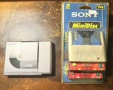 Vintage Sony Walkman MZ-R37 MiniDisc Recorder Mega Bass  5 Unopened MiniDiscs