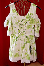 wunderschönes Trachtenkleid Dirndl frech hellgrün mit Schnürung Gr. L neuwertig