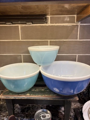 Vtg Set Of 3 Pyrex #401, 2, & 3 American Blue Nesting Mixing Bowls