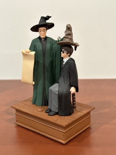 Hallmark 2014 Harry Potter The Sorting Hut Andenken Weihnachtsschmuck funktioniert - Bild 12 von 19