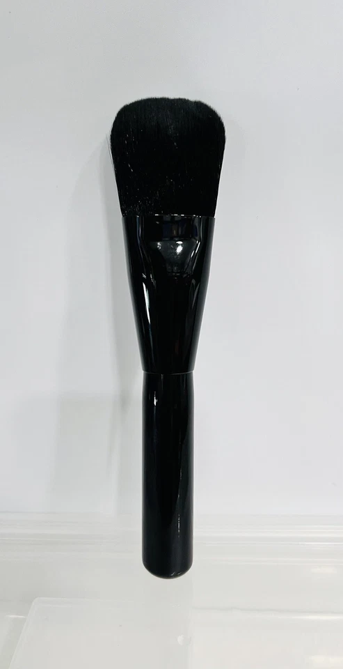 Cepillo base en polvo sin costuras para escultura facial MARC JACOBS BEAUTY nuevo Foto 2 de 4