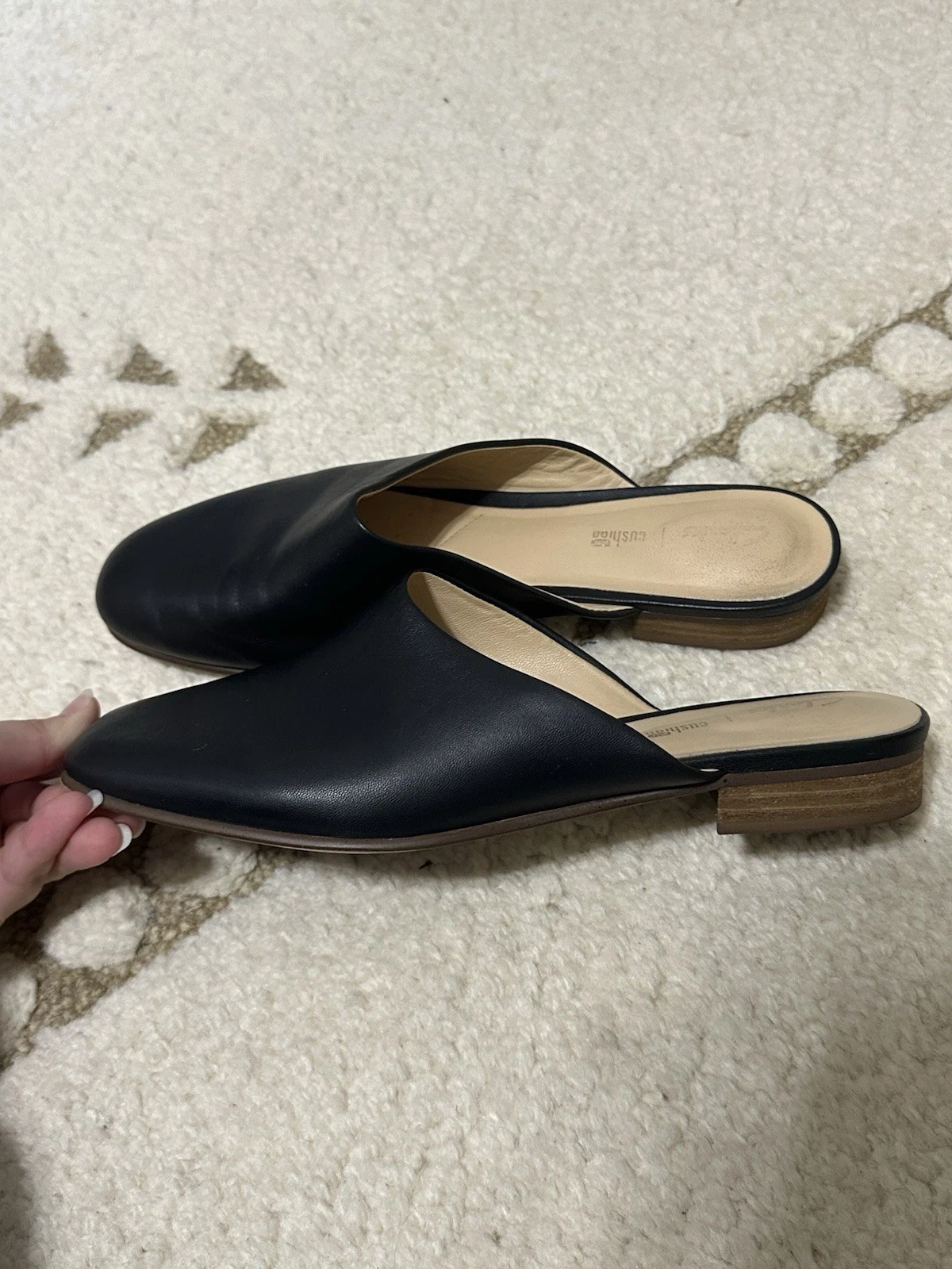 Sandali Clarks in pelle senza schienale