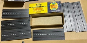 Aurora Model Motoring #1517 6  Pc's 9" Straight Roadway In Box