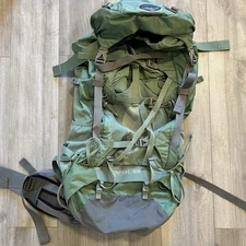 Osprey Ariel 55 Green Backpack Women Medium Rain Cover Zip Pockets NWOT Airscape