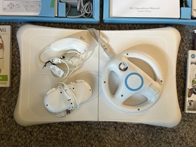 Nintendo Wii Console White Complete In Box with Extras + Games Vintage!