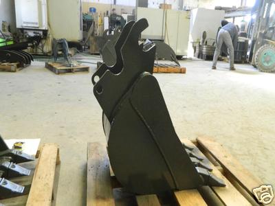 18'' quick attach bucket built to fit Kubota U35 excavator  USA Attachments