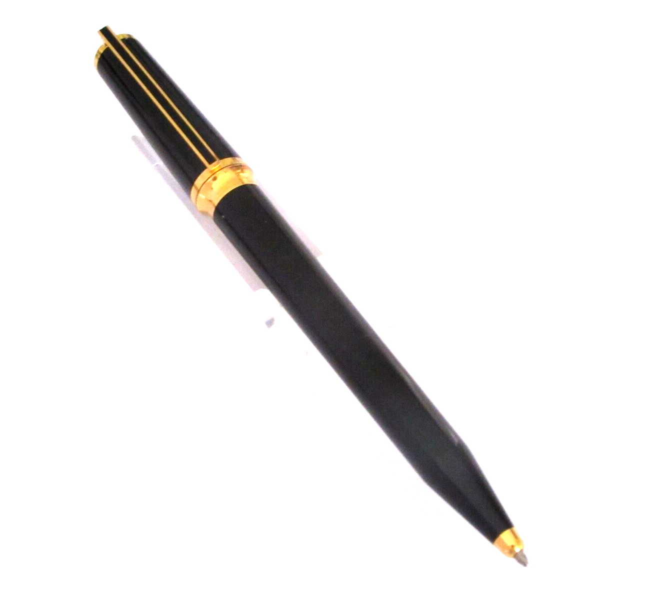 Stylo bille S.T Dupont Montparnasse laque pour signature de contrats