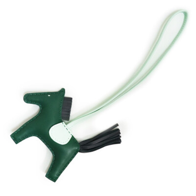 バッグに遊び心を【HERMES】Rodeo PM charm ミロラムスキン HERMES Rodeo Pm Bag Charm Milo lambskin, Vert Moyen Ardoise
