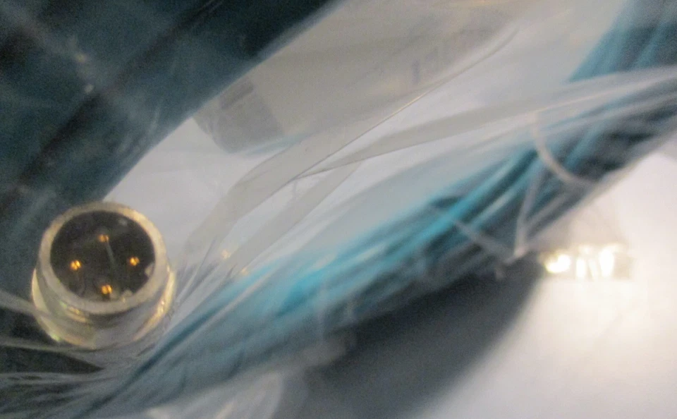 Juego de 5 cables de conectividad Molex 1201080037 Brad E11A06002M150 15M Foto 4 de 4