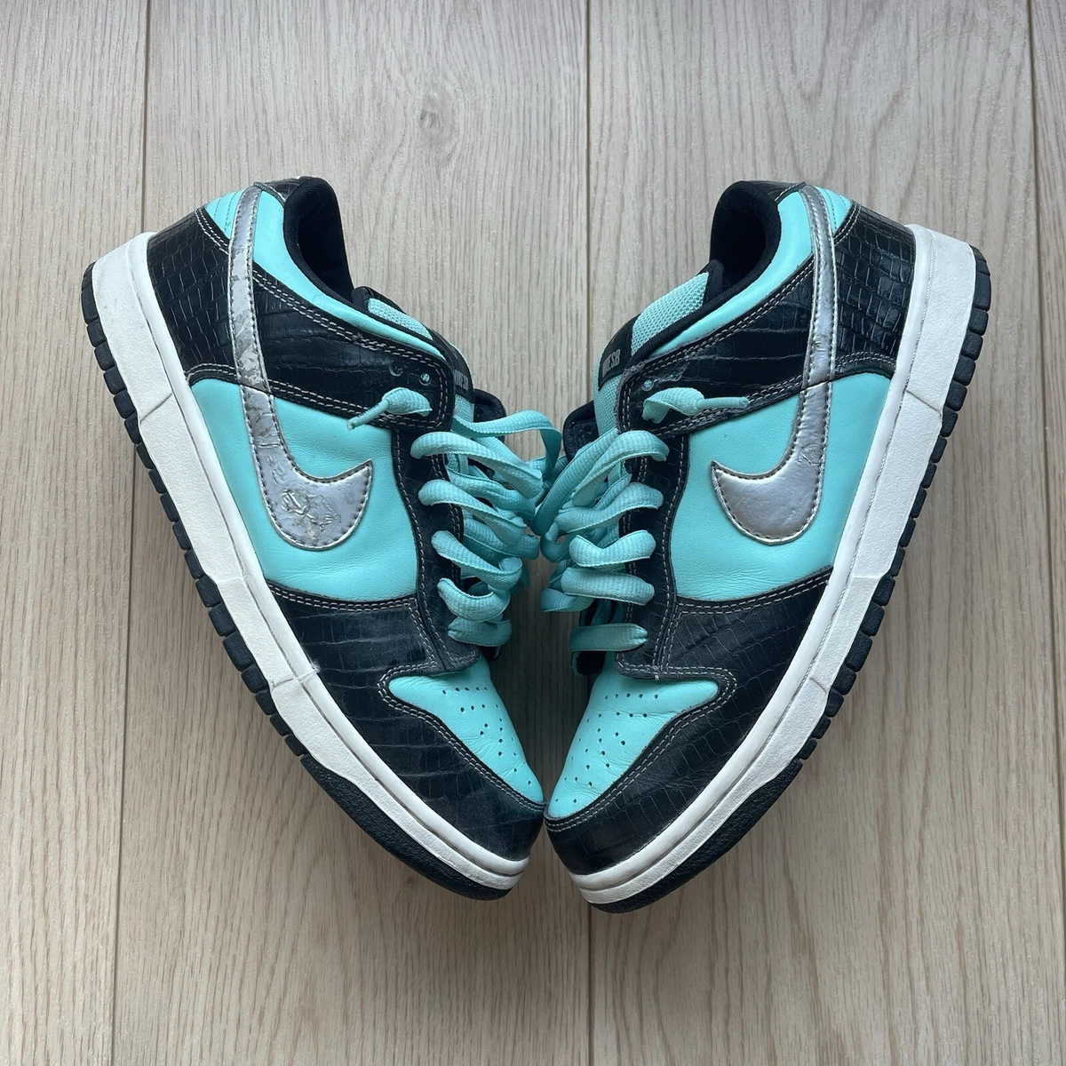 Preços baixos em Nike SB Dunk Low Pro x Diamond Supply Co. Tiffany